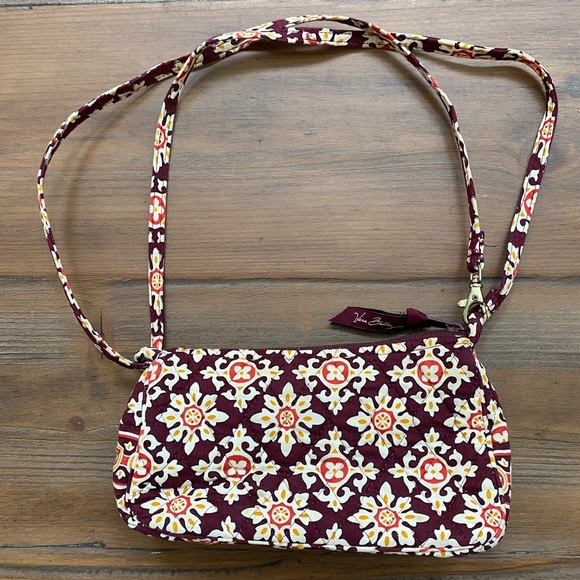 Vera Bradley Medallion 2006 CrossBody Bag - Picture 2 of 3